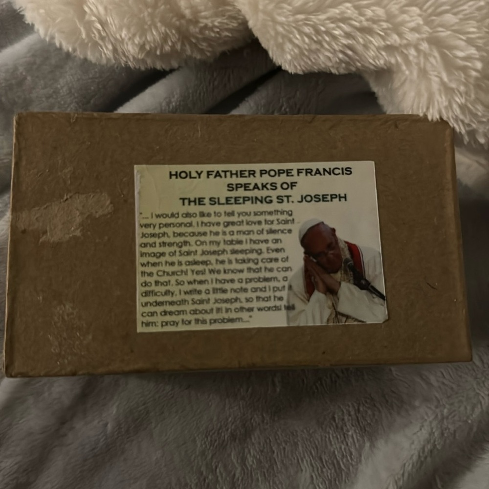 Sleeping Saint Joseph with Prayer Card from Pope Francis Philippines 2015 - Picture 2 of 6